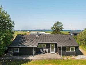 8 person holiday home in Ebeltoft-By Traum