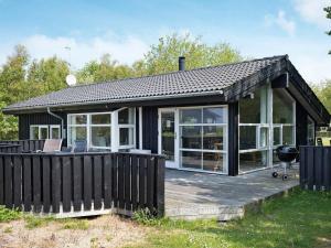 8 person holiday home in Ebeltoft-By Traum