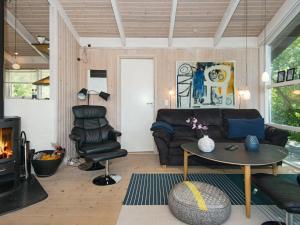 8 person holiday home in Ebeltoft-By Traum