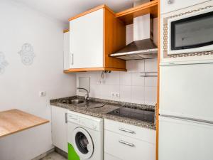 Simplistic Holiday Home in Cadiz near the Beach