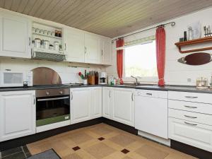 6 person holiday home in Farsø-By Traum