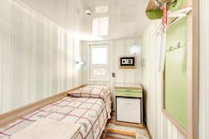 Small Single Room room in Kraski Leta