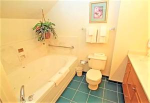 Two-Bedroom Apartment with Loft  room in Tahoe Summit Village