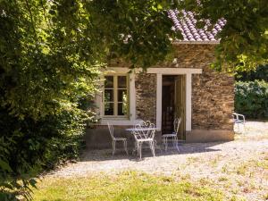 Maisons de vacances Cottage in Chaleix near Forest and Lake : photos des chambres
