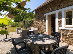 Maisons de vacances Cottage in Chaleix near Forest and Lake : photos des chambres