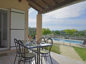 Villas Relaxing Villa Stay in Saint-Victor : photos des chambres