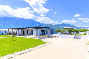 Villa Solaris Heated Pool & Jacuzzi Chania Greece