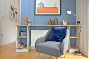 Orchard Lodge, Strawberryfield Park