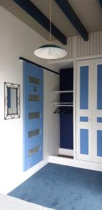 B&B / Chambres d'hotes LE CHALET SUISSE - Chambre bleue : photos des chambres