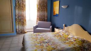 Hotels Hotel Les Palmiers : photos des chambres