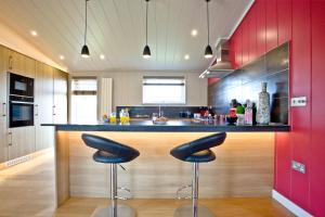 Pomegranate, Hot Tub, Wi-Fi