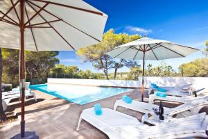Beautiful 5 Star Villa with Private Pool Ibiza Villa 1076