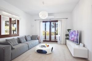 Beautiful 5 Star Villa with Private Pool Ibiza Villa 1076