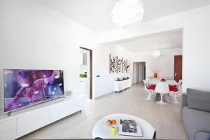 Beautiful 5 Star Villa with Private Pool Ibiza Villa 1076