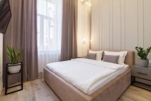 Royal VIP Prospekt Shevchenka 3