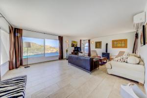 Villa Casa Blanca Carbo by Sealand Villas