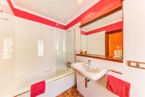 Villa Llenyater by Sealand Villas