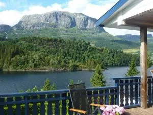 Four-Bedroom Holiday home in Bygstad 1 - Kvame