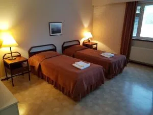 Maaseutuhotelli Hirvikoski - Sykäräinen