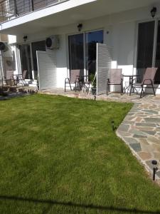 3SSS Bouquet Studios SEA