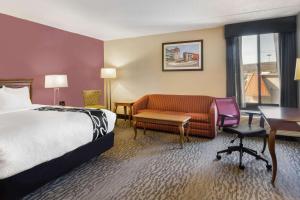 King Room room in La Quinta Inn by Wyndham Binghamton - Johnson City