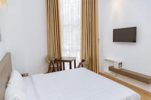 KHÁCH SẠN ĐẠT THỊNH