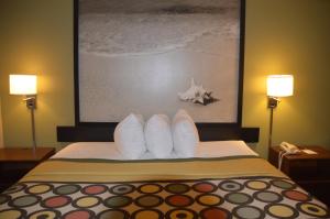 Super 8 by Wyndham Monticello