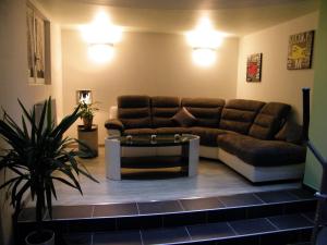 Grand appartement dans villa avec parking quartier résidentiel