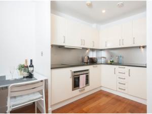 The Most Central Apartment in Cardiff - Pass the Keys