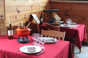 Hotels O CHALET 1700 chalet FFS : photos des chambres