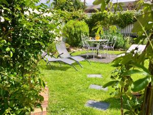 B&B / Chambres d'hotes Le grenier du jardin : photos des chambres