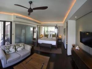 Dhevatara Beach Hotel