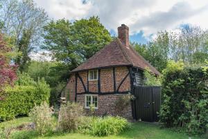 Walnut Tree Cottage by Bloom Stays