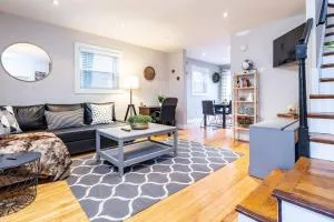 Gorgeous Home 10 min to DC by CozySuites - Jefferson Park