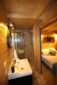 Maisons d'hotes Etxe goxoan chambres d'hotes avec cuisine ete equipee commune et jaccuzi : photos des chambres