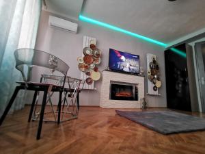 Crystal Central Apartment