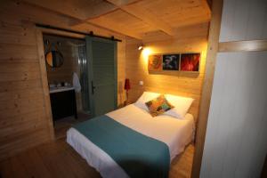 Maisons d'hotes Etxe goxoan chambres d'hotes avec cuisine ete equipee commune et jaccuzi : photos des chambres
