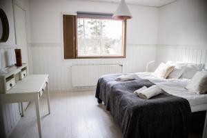 Tahlo Hillhouse and Underhill Beach & Sauna