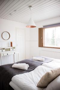 Tahlo Hillhouse and Underhill Beach & Sauna