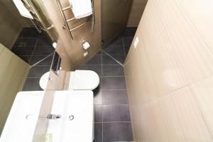 Home Away Apartment, By Cohost