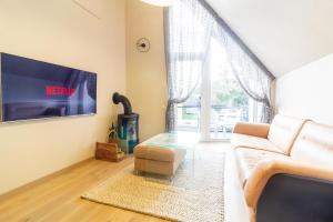 Home Away Apartment, By Cohost