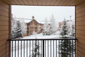 Three Bedroom Apartment room in La Casa on the Mountain