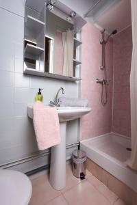 Appartements Aux pieds de la Bonne Mere - Centre - Wifi : photos des chambres