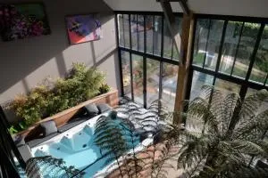 La grange de Tissey grand gîte avec spa et sauna - Genêts