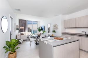 Penthouse 2 Terraces Ocean Views Beach Access