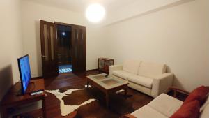 Charming 2-Bedroom Apartment in Heart of Kyiv