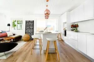 Hamlet New Quiet Central Live Like A Local - Glen Dirk Hamlet New Quiet Central Live Like A Local - Glen Dirk