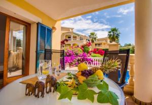 Alcanada Holiday Home Sleeps 6 with Pool Air Con and WiFi