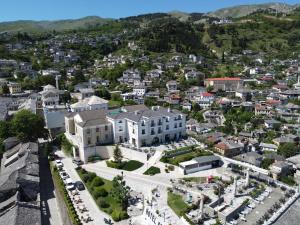 Hotel Fantasy - 4-star hotels in Gjirokastër