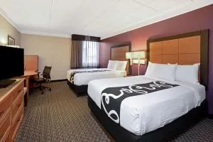 西雅图塔科马拉奎塔酒店及套房 - 皮阿拉普